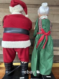 Santa & Mrs Claus Animated Electric Moving Figures Holiday Creations 1998