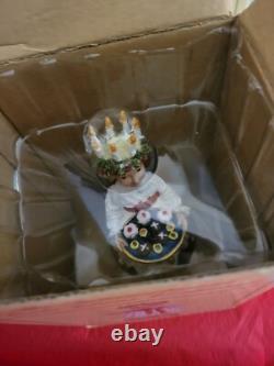 The International Santa Claus Collection Lot Of 6 Christmas Figures New