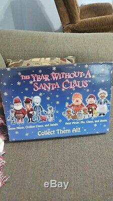 The Year Without A Santa Claus Set Mini 11 Figurines PVC Neca Very Nice Rare