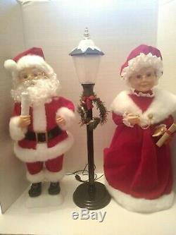 Trim a Home Mr. & Mrs. Santa Claus & Light Post Animated Lighted Motion Preowned