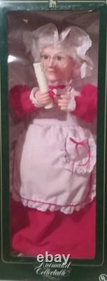 VINTAGE Santa & Mrs Claus Animated and Illuminated Display Figure 24 SET