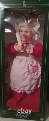 VINTAGE Santa & Mrs Claus Animated and Illuminated Display Figure 24 SET