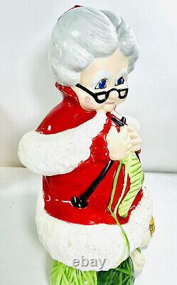 VTG Atlantic Mold Ceramic Santa & Mrs. Claus Christmas Figures 13 & 14 1980's