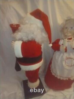 Vintage 1986 MOTION-ettes SANTA AND MRS CLAUS CHRISTMAS Lights & Animated 24