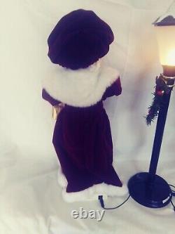 Vintage Animated Motion Santa and Mrs. Claus Christmas Figures