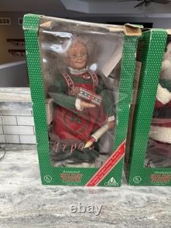 Vintage Animated Santa & Mrs. Claus Figure Set Head And Arm Movement Tested