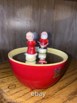 Vintage Christmas Santa Mr & Mrs Claus Ice Skating Music Box Dancing Works 4.25