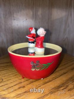 Vintage Christmas Santa Mr & Mrs Claus Ice Skating Music Box Dancing Works 4.25