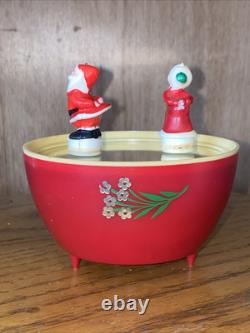 Vintage Christmas Santa Mr & Mrs Claus Ice Skating Music Box Dancing Works 4.25