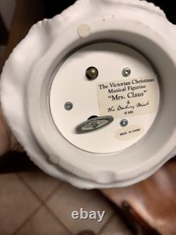 Vintage Danbury Mint Victorian Santa and Mrs. Claus working Musical Figurines Vintage Danbury Mint Victorian Santa and Mrs. Claus working Musical Figurines