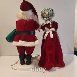 Vintage Mr and Mrs Santa Claus 24 Animatronic 70s