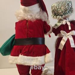 Vintage Mr and Mrs Santa Claus 24 Animatronic 70s