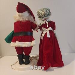 Vintage Mr and Mrs Santa Claus 24 Animatronic 70s