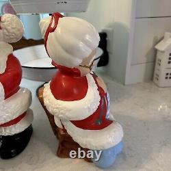 Vintage Rare Ceramic Atlantic Mold Santa Claus & Mrs Claus Christmas With Music