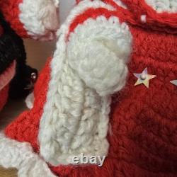 Vintage Santa & Mrs Claus Handmade Crochet Christmas Decor Kitschy Retro 70s