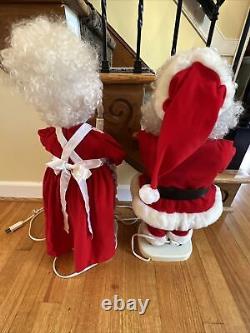 Vintage Santa's Best Christmas Animated Mr. And Mrs. Claus Figures 24