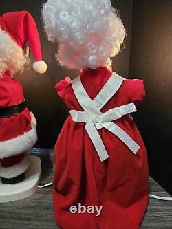 Vintage Santa's Best Mr & Mrs Santa Claus Lighted Animated Motion Figures 20