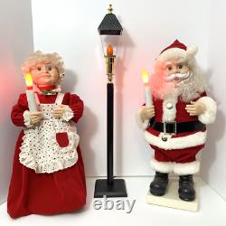 Vtg 92 Telco Motionettes Christmas Animated Figure Santa Mrs Claus Lamp Post Set
