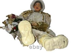 Vtg RARE White Christmas Mr. & Mrs. Santa Claus Figures Old World Showcase