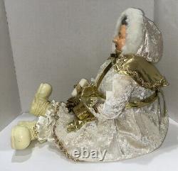 Vtg RARE White Christmas Mr. & Mrs. Santa Claus Figures Old World Showcase