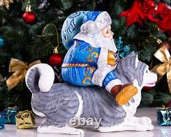 Wooden Carved Santa Claus Figurine, retro Christmas holiday Home Decor