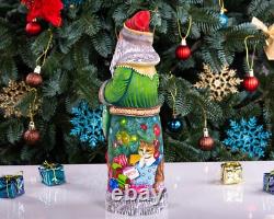 Wooden Hand Carved Santa Claus figurine 11, Vintage Christmas Home Decor