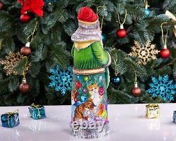Wooden Hand Carved Santa Claus figurine 11, Vintage Christmas Home Decor